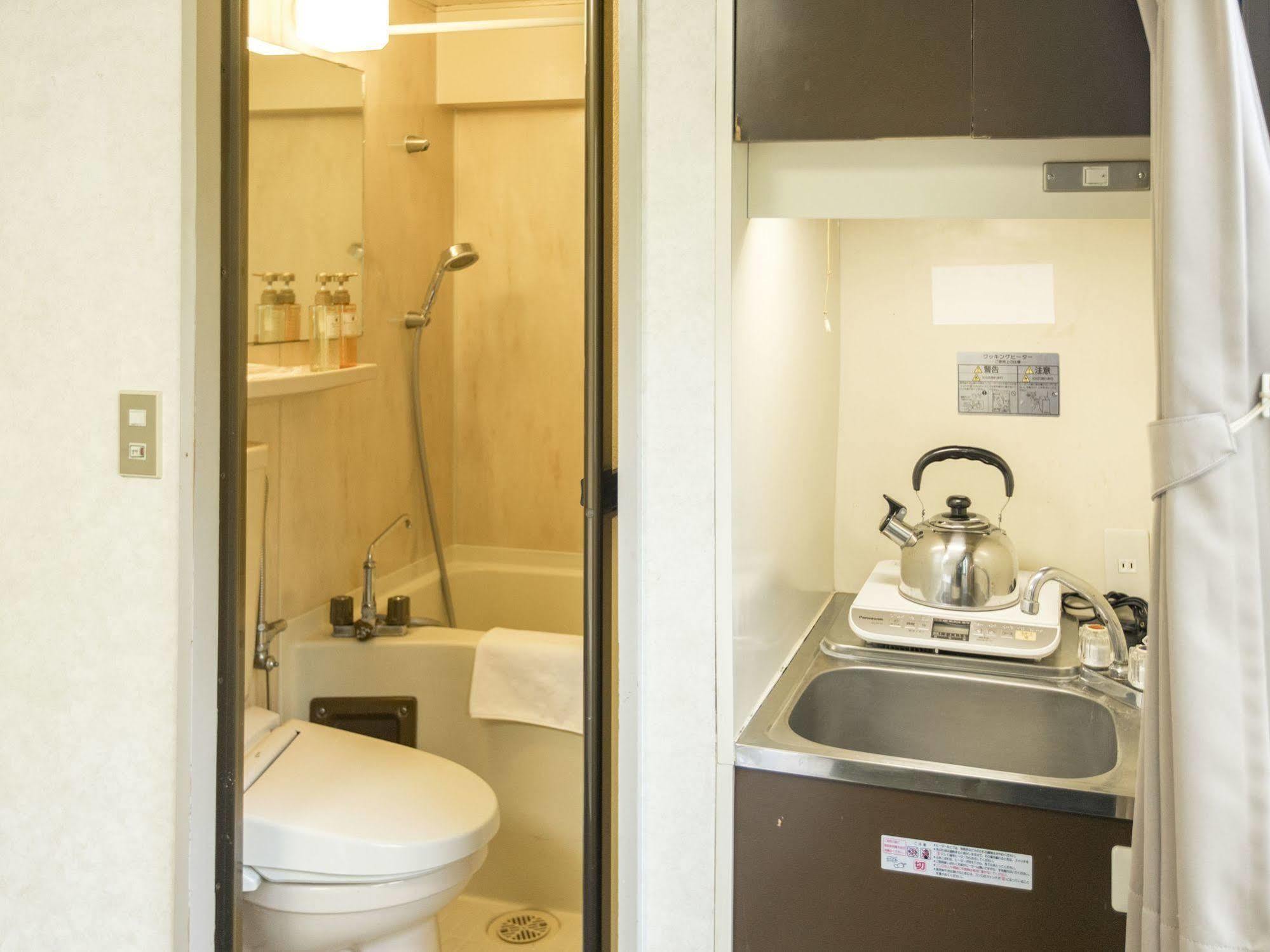 Flexstay Higashi Jujo Hotel 2*