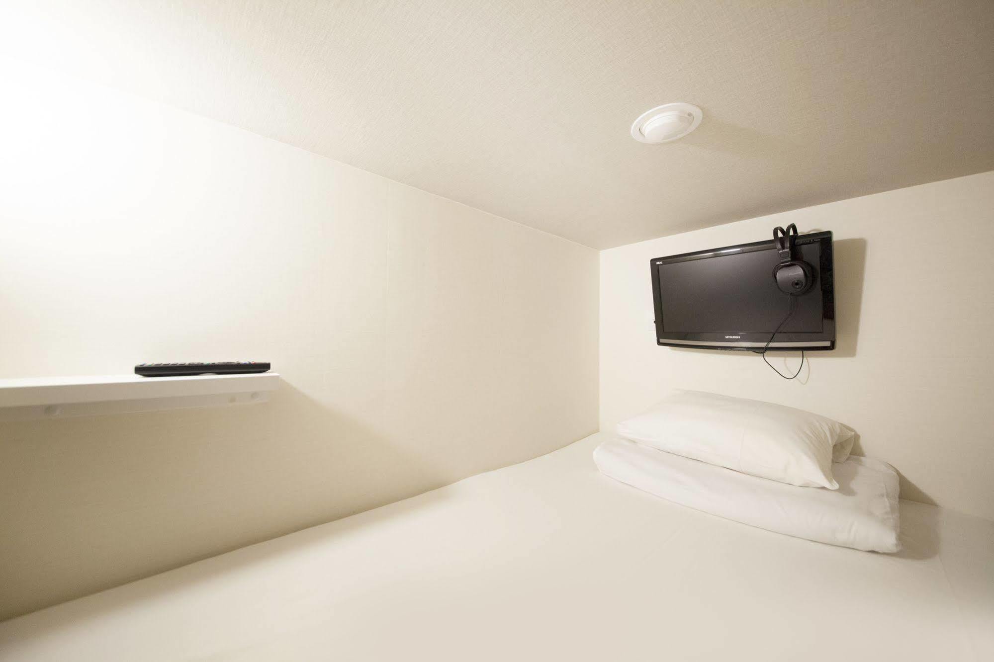Ueno Station Oriental 1 Male Only Hotel 2*