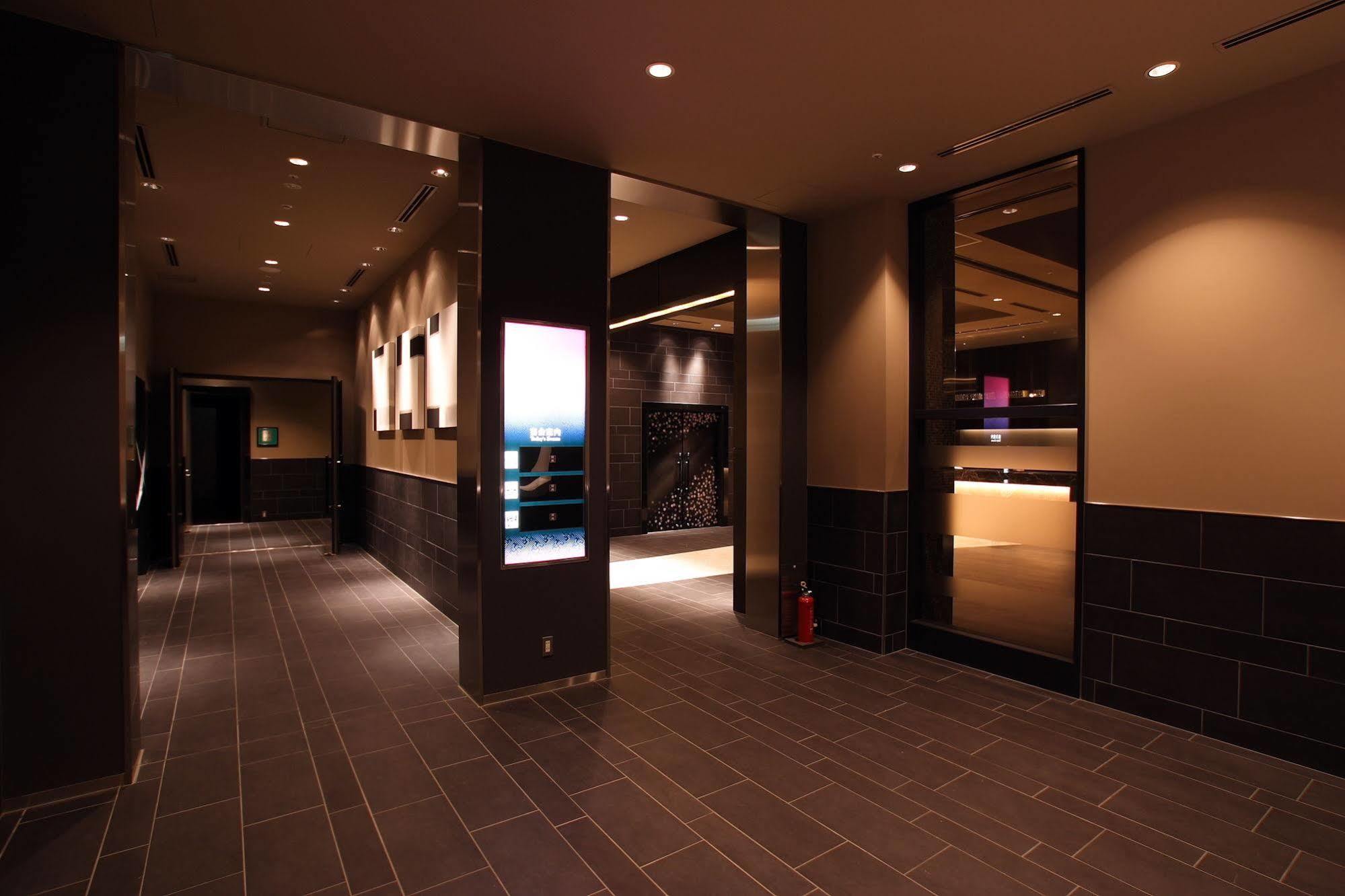 Monterey Hanzomon Tokyo