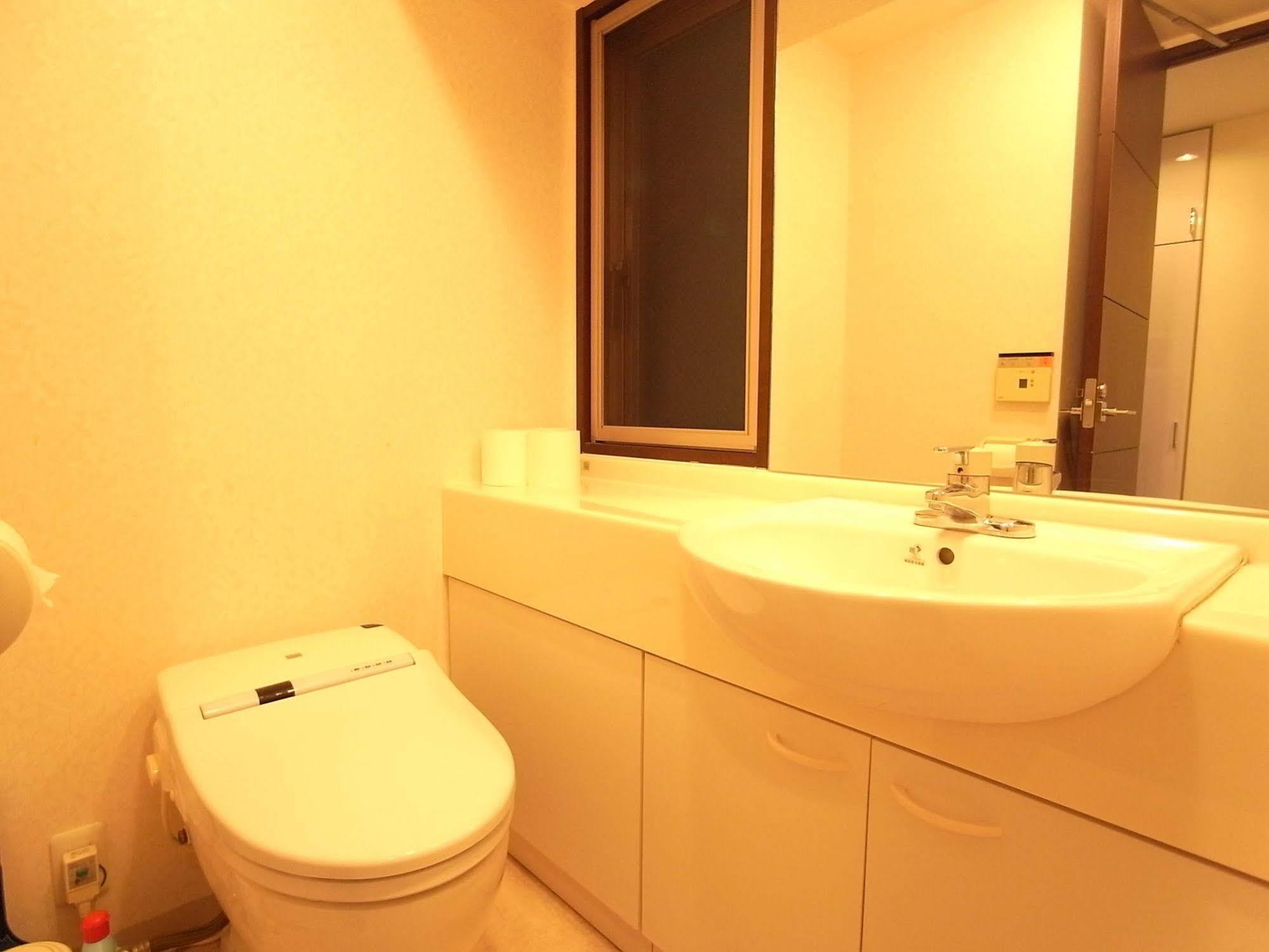 Palace Kojimachi Apartment *