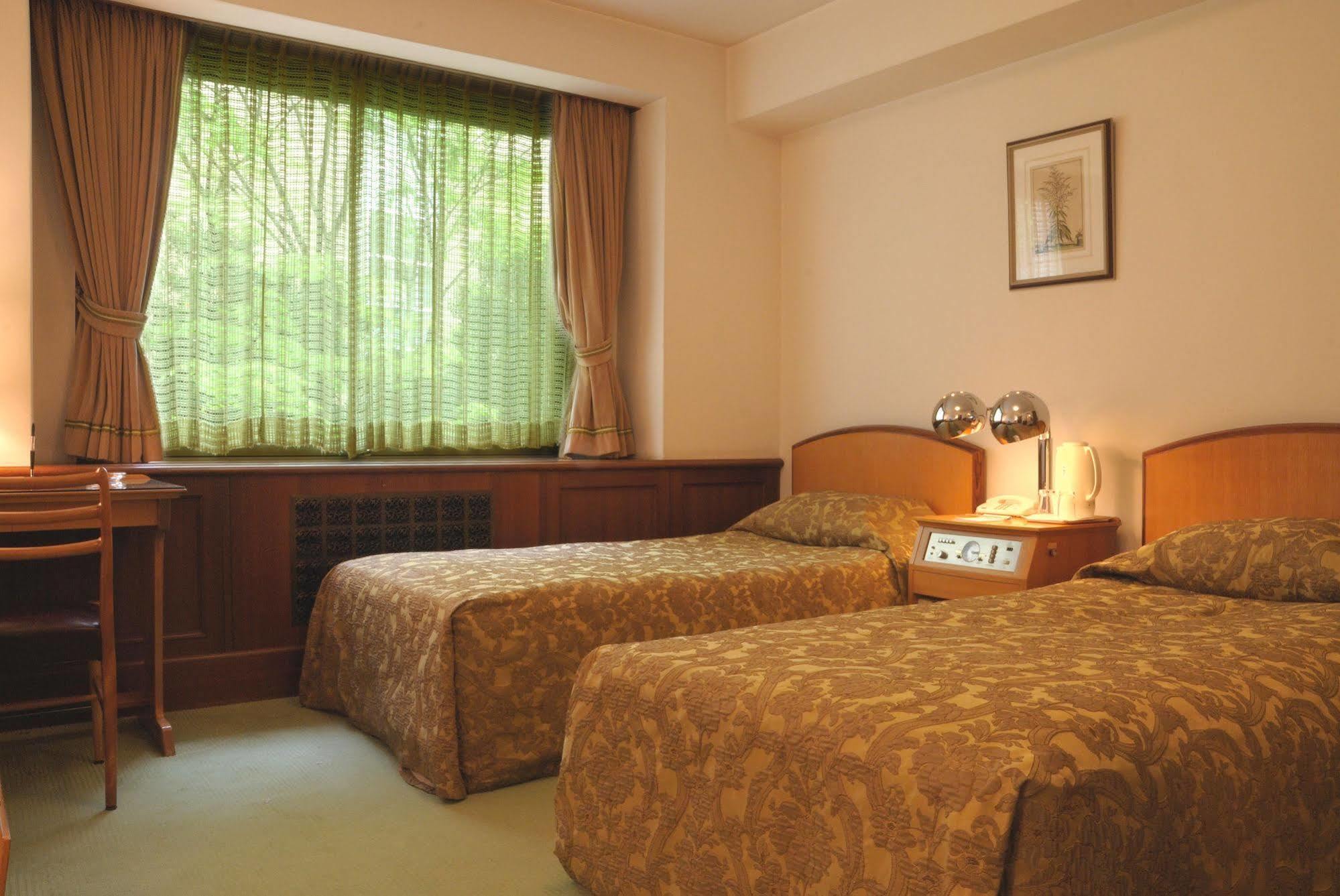 Hilltop 3*