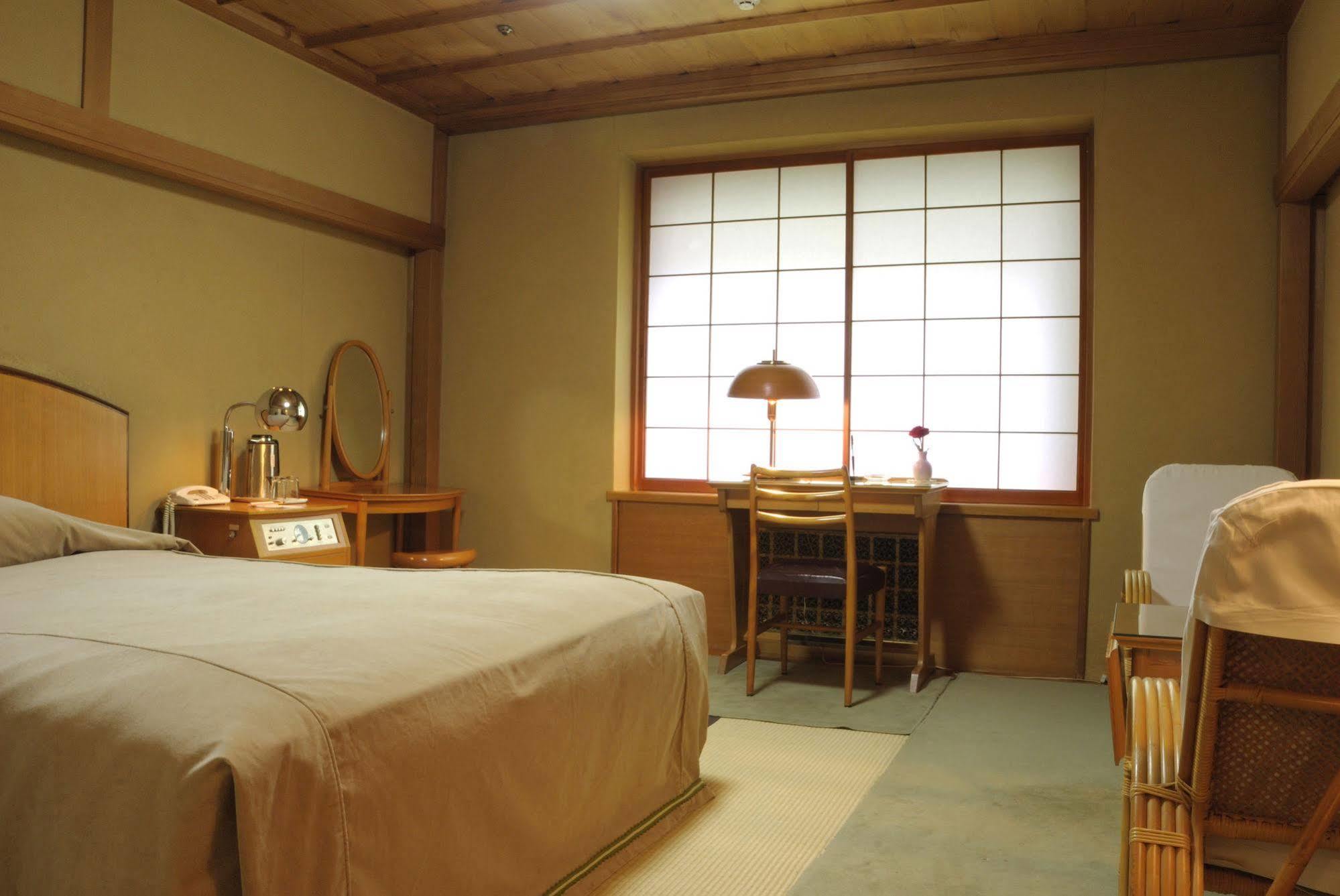 Hotel Hilltop 3*