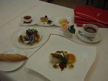 Forest Hongo Hotel