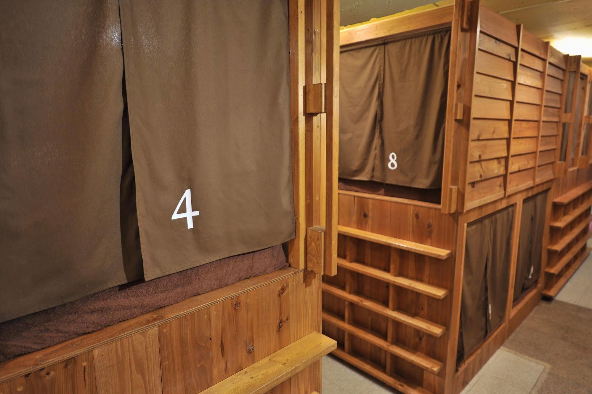 Capsule hotel Khaosan Tokyo Samurai Tokyo