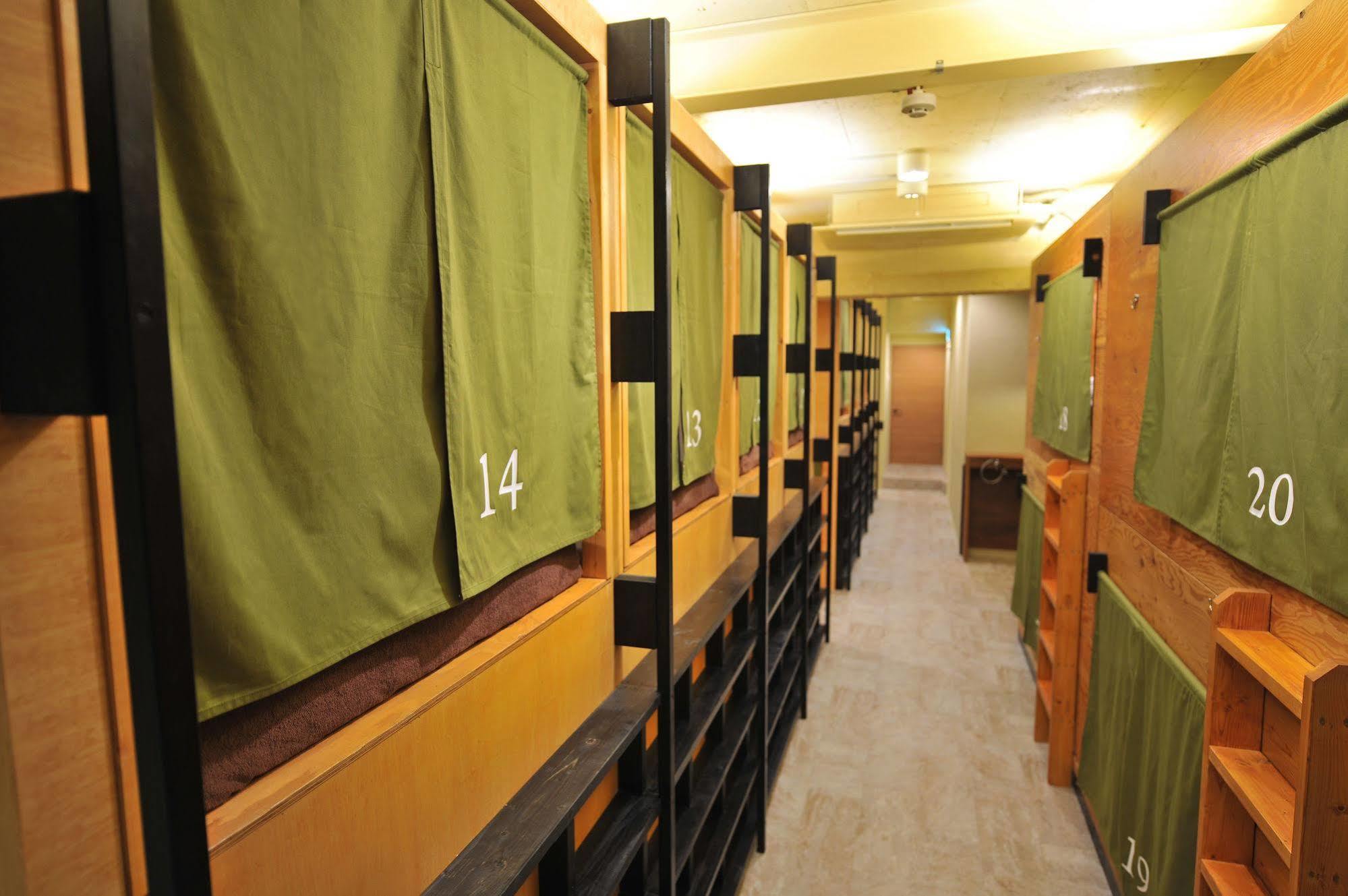 Capsule hotel Khaosan Tokyo Samurai