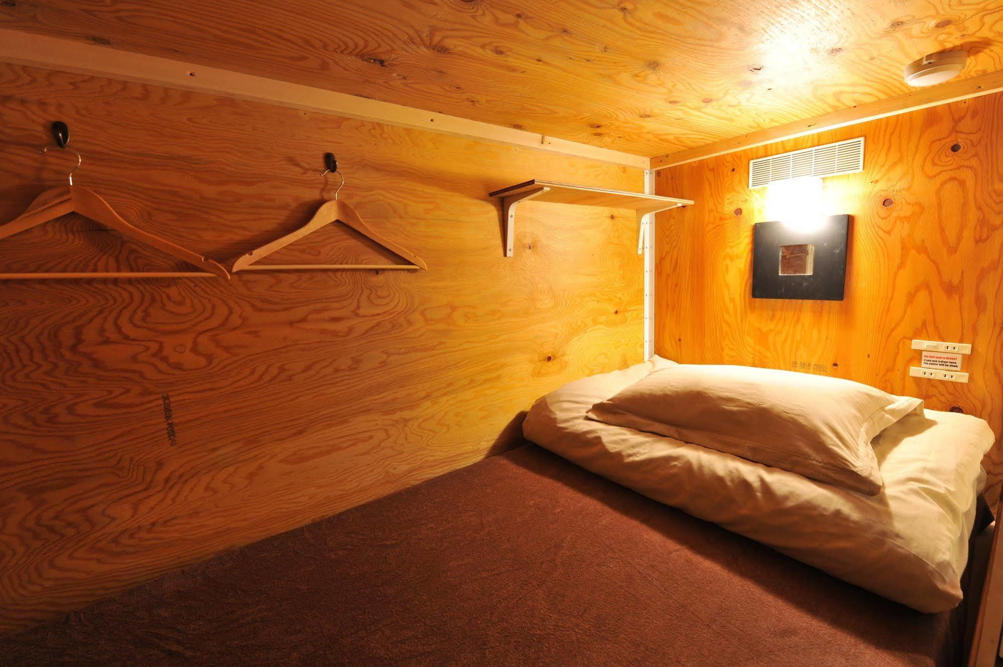 Capsule hotel Khaosan Tokyo Samurai *