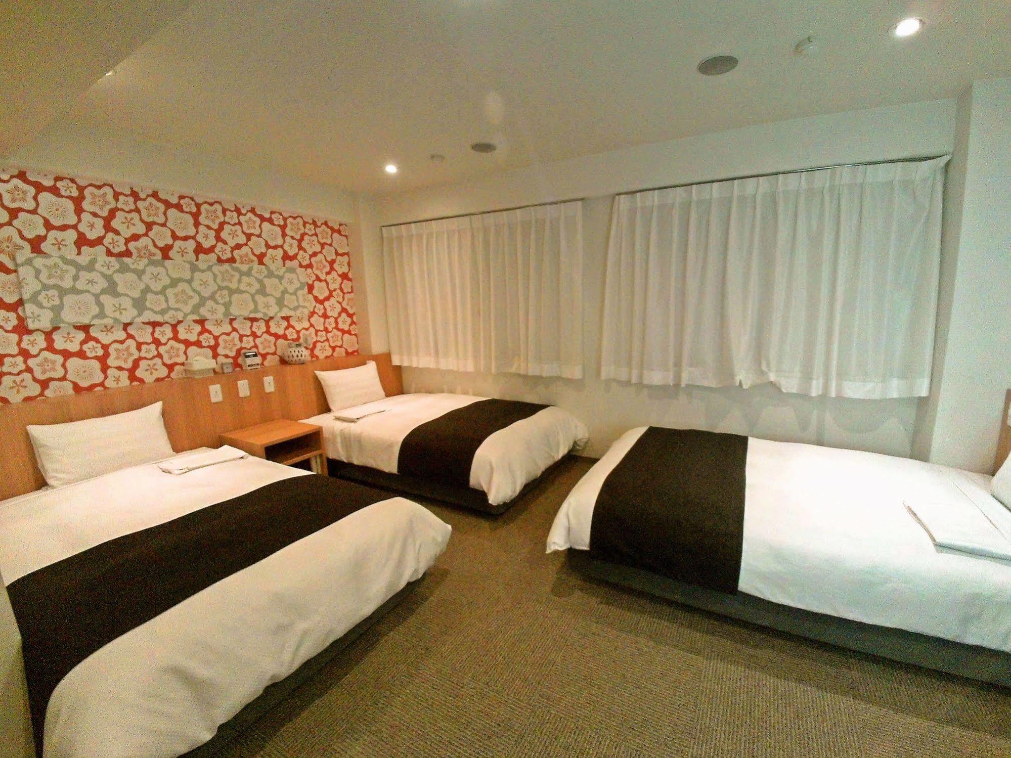 Hotel Smile Ayase Ekimae