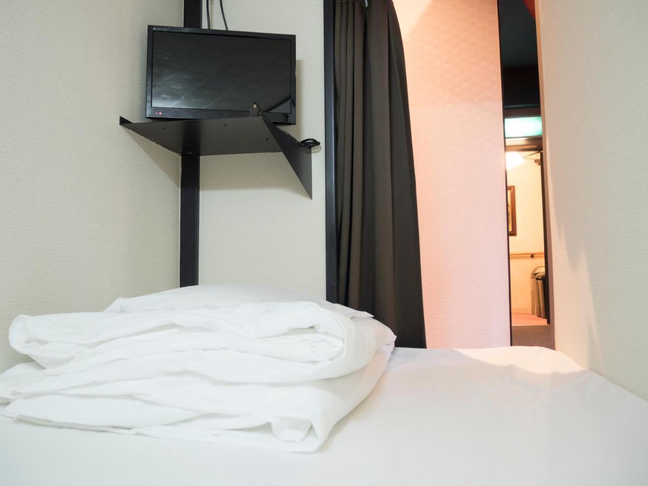 Capsule hotel Capsule Hatagoya *
