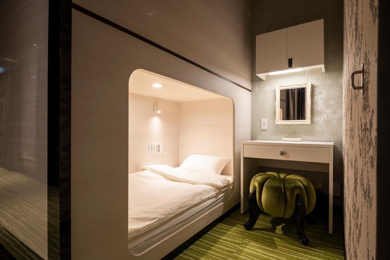 Albida Aoyama Capsule hotel Tokyo