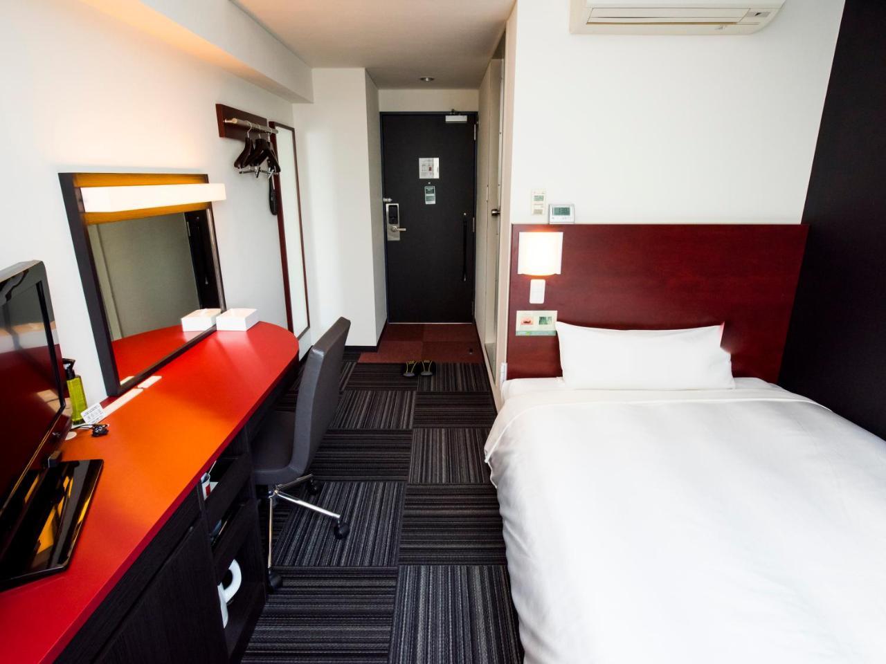 Super Akabane Station Higashiguchi Ichibangai Hotel