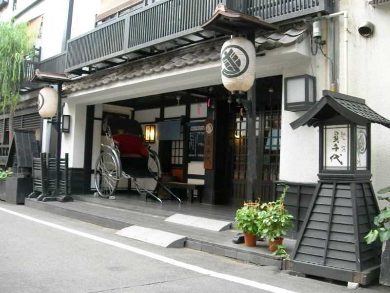 Sadachiyo Ryokan 2*