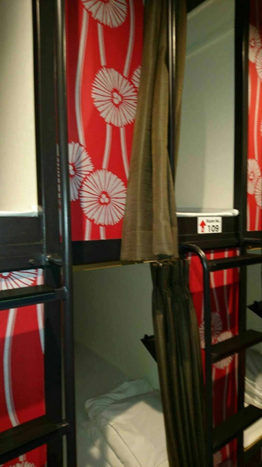 Capsule Hatagoya *