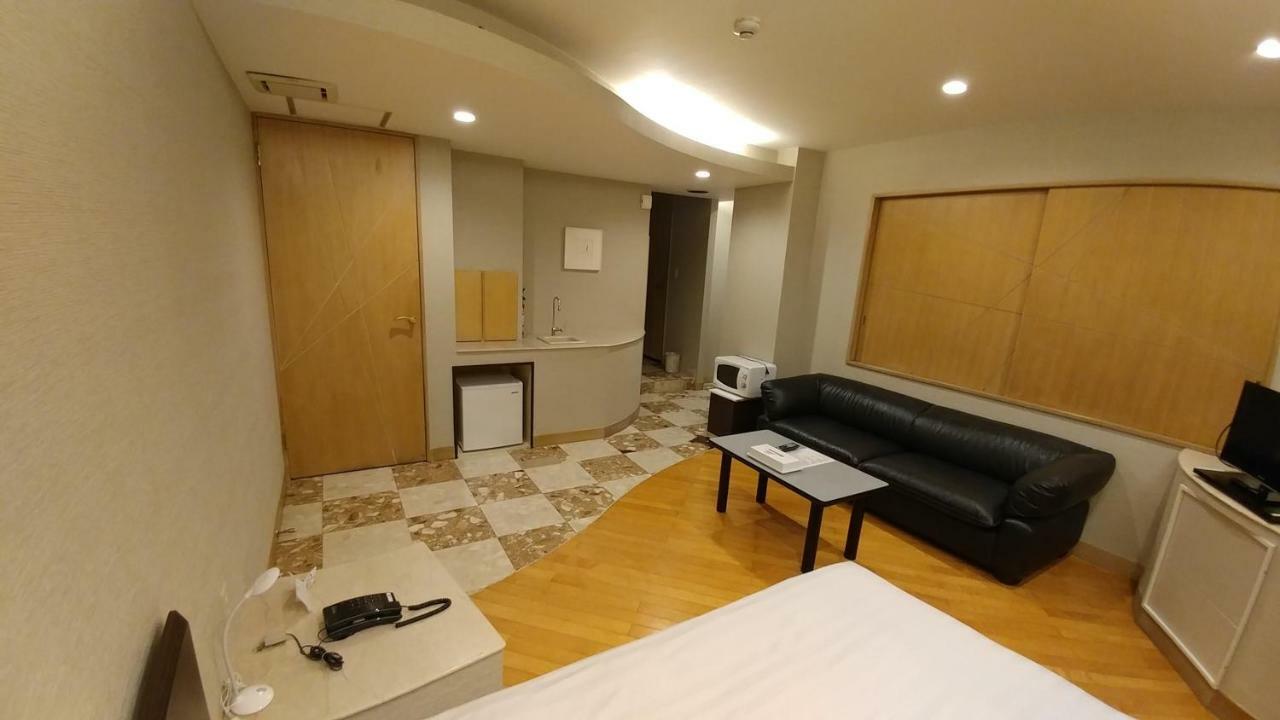 Shirobara Asakusa Hotel 3*