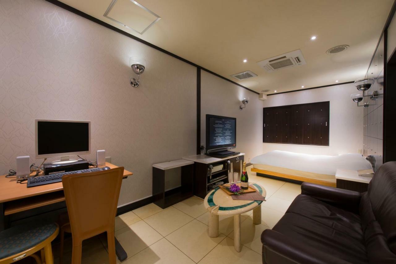 Linden Oji (adults Only) Tokyo