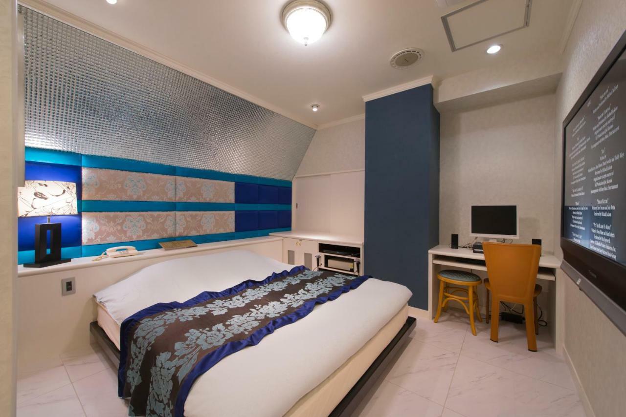 Linden Oji (adults Only) 3*
