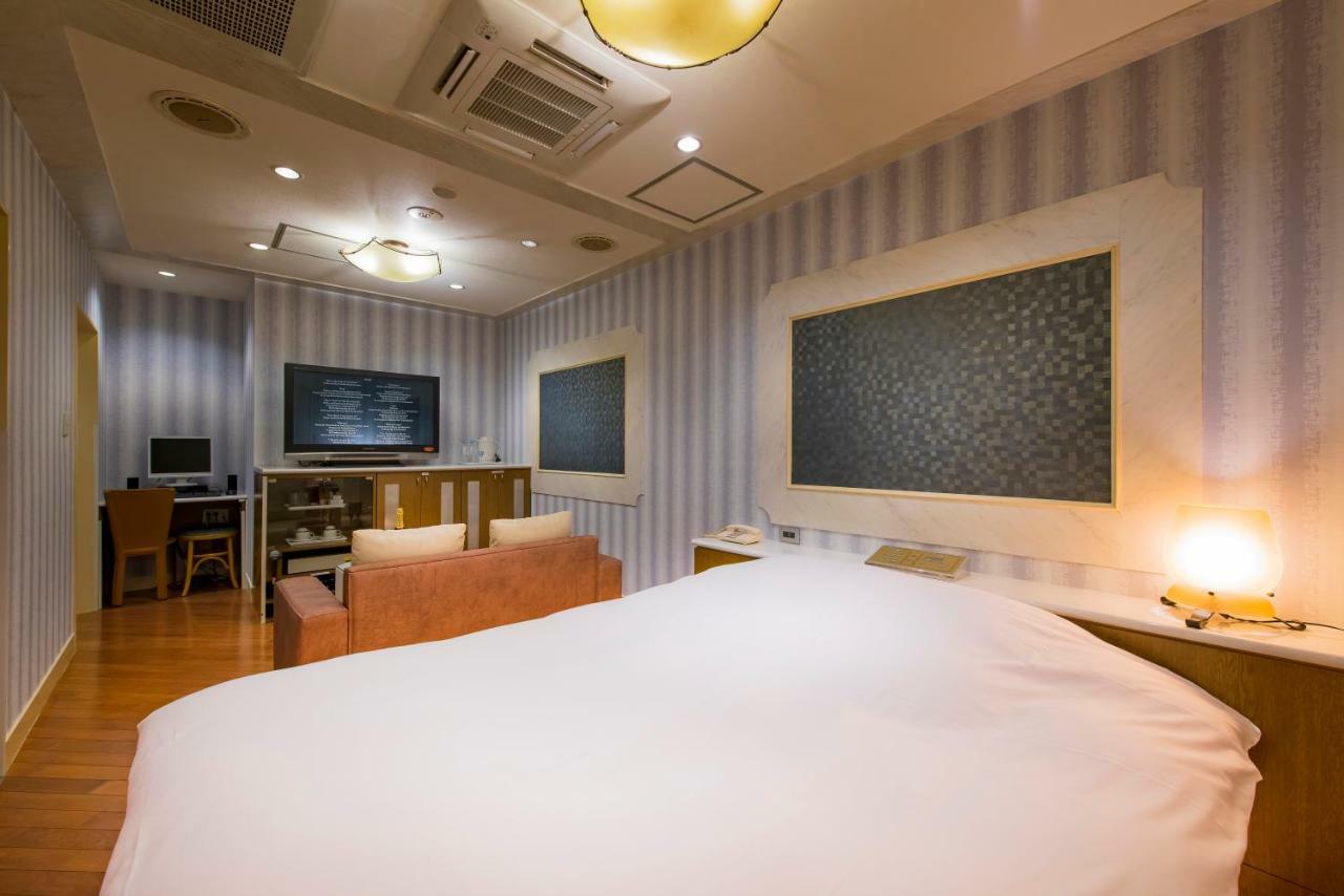 Linden Oji (adults Only) Tokyo