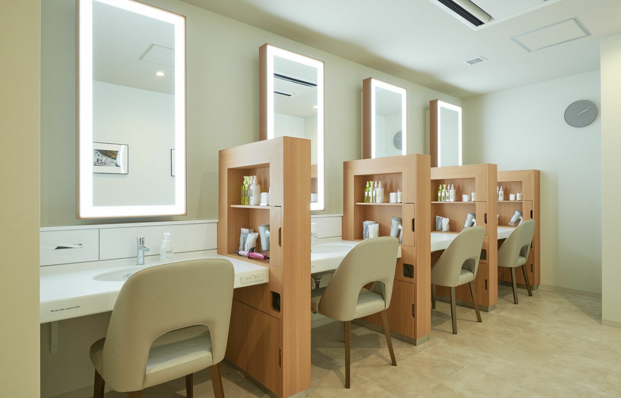 Capsule hotel First Cabin Kyobashi *