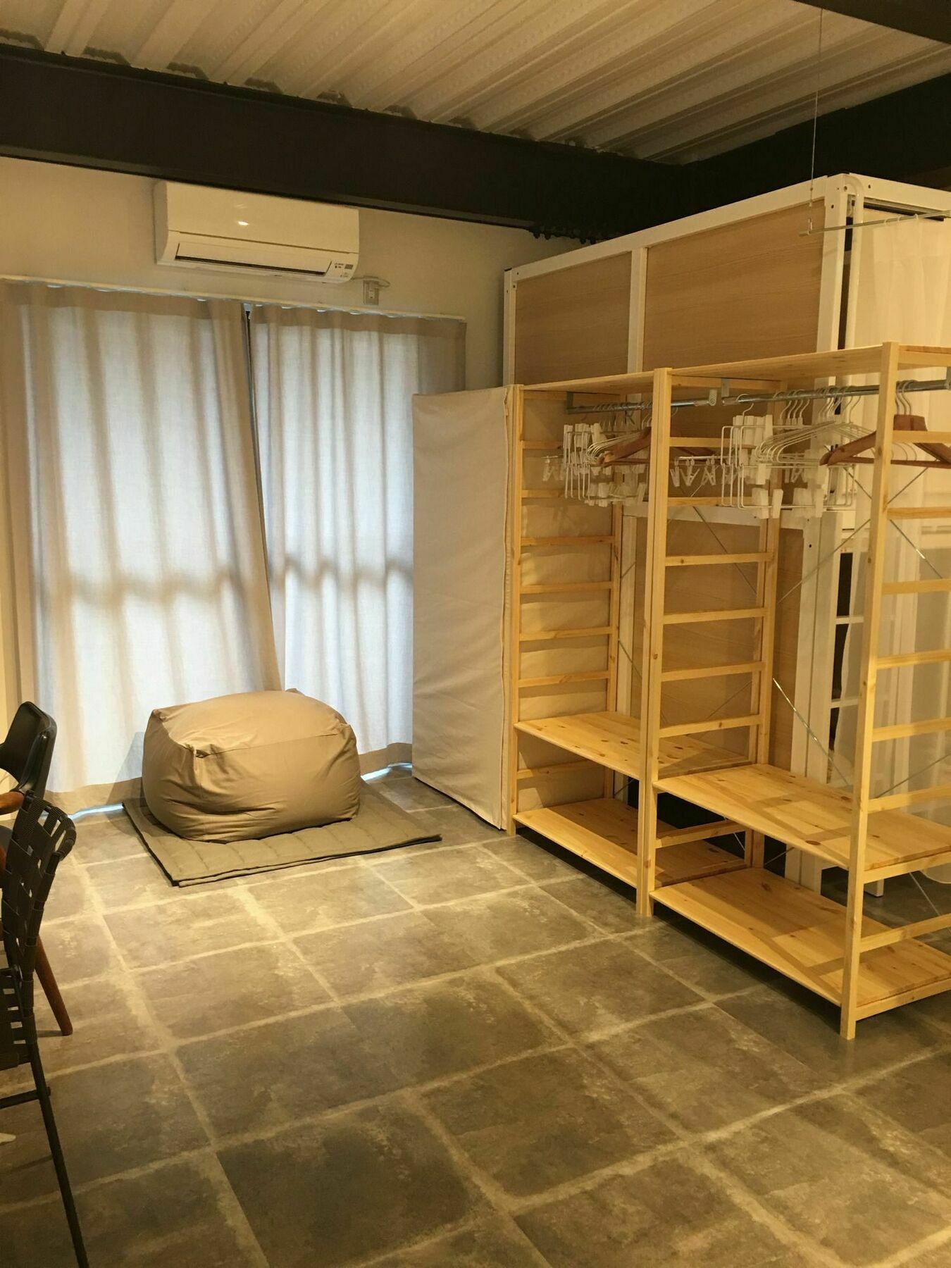 Hotel Bed And Yoga - Hostel, Caters To Women