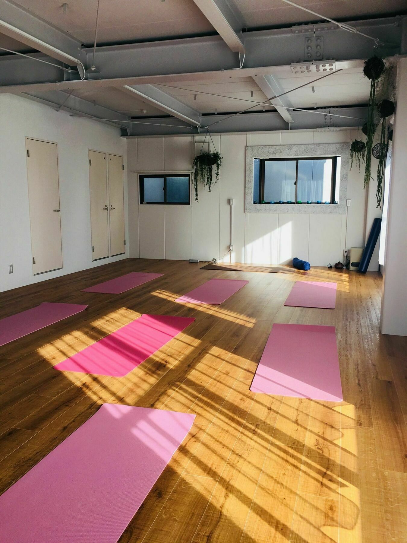 Bed And Yoga - Hostel, Caters To Women 2*