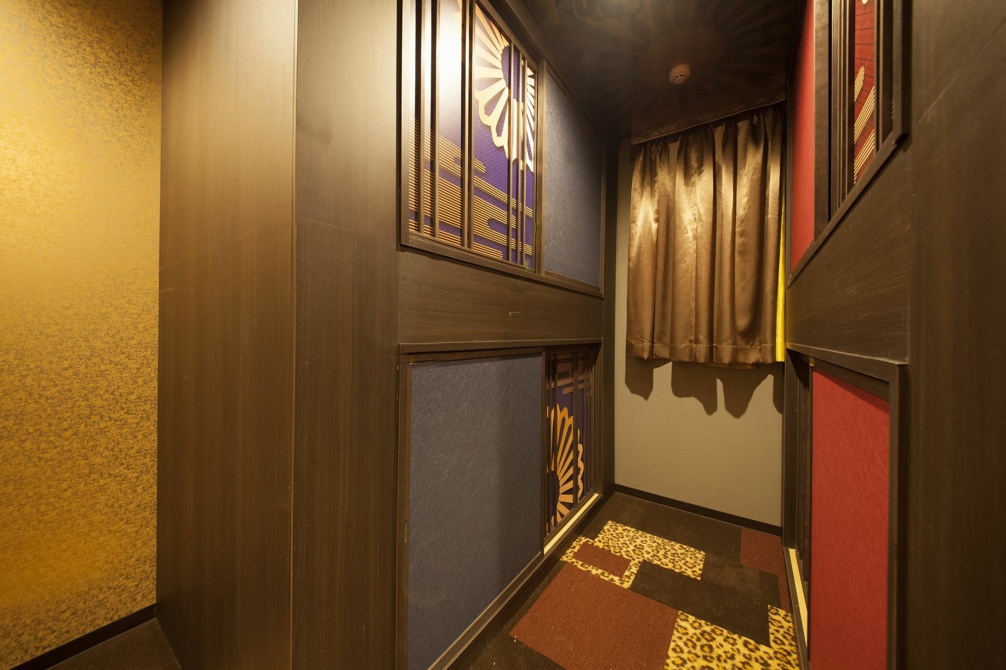 Capsule hotel Centurion Residential Tower 2*
