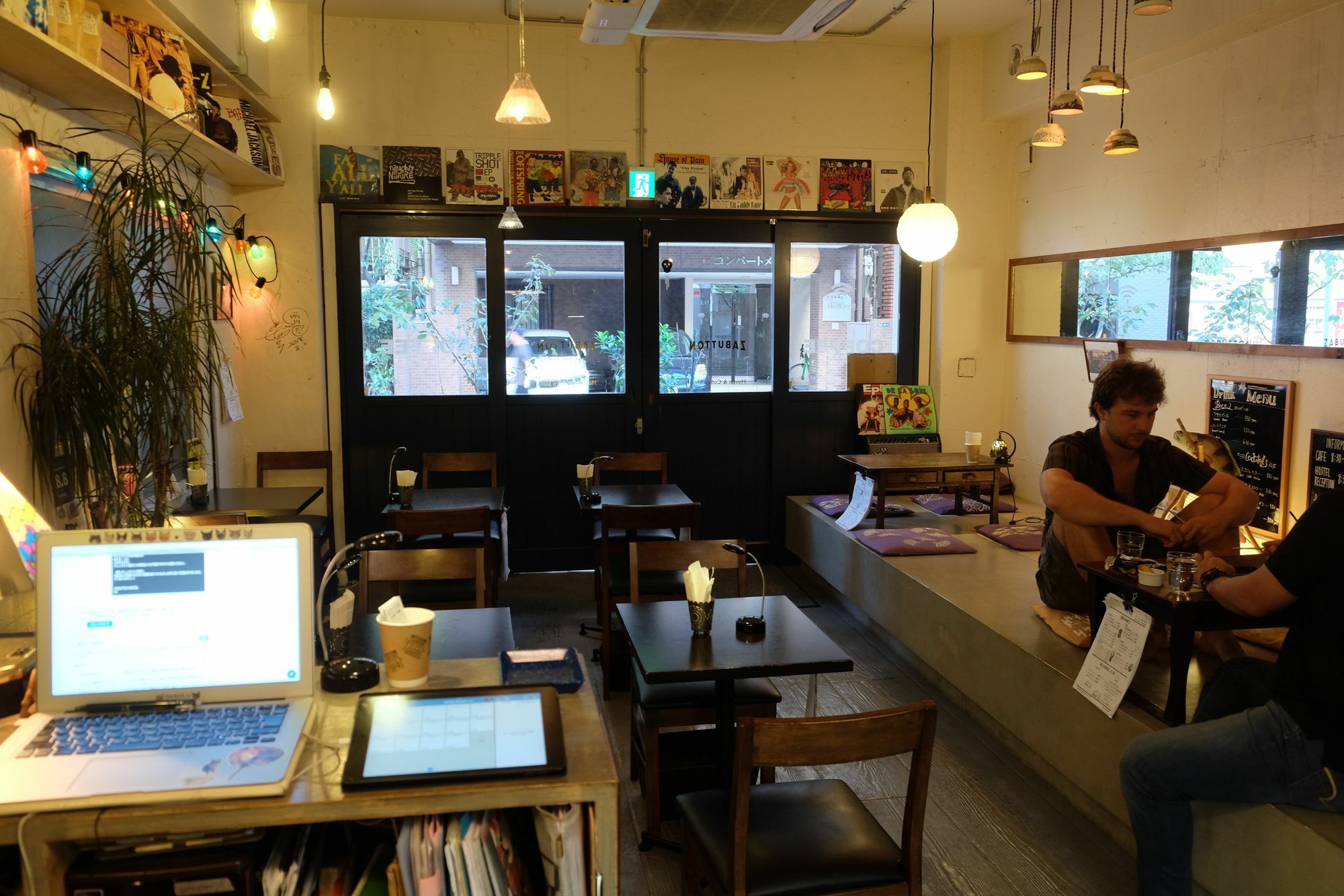 Zabutton And Coffee * Tokyo