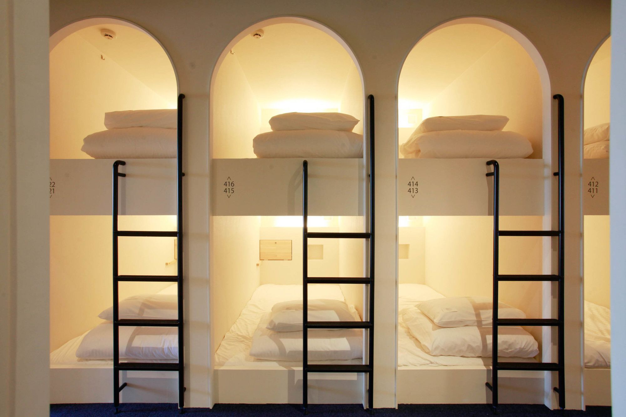 Capsule hotel Mayu Woman