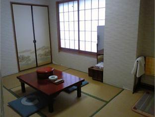 Mikawaya Ryokan 2*