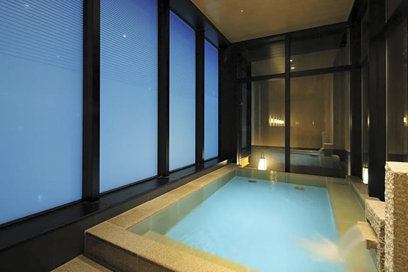 Candeo Shimbashi Hotel 4*