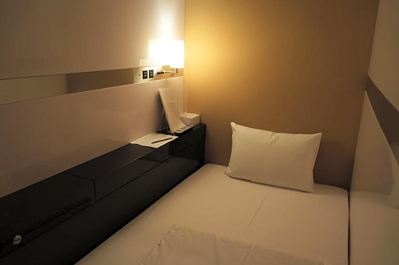 Capsule hotel First Tsukiji 2*