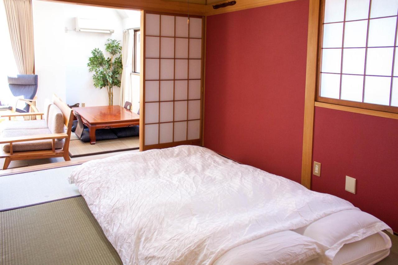 Huge Japanese House - Shibuya 22 Min Direct Train 山手線大塚站走路10分鐘，電車到池袋只要3分鐘，新宿12分鐘，日式獨棟民家風超級大大大房子！ Villa Tokyo