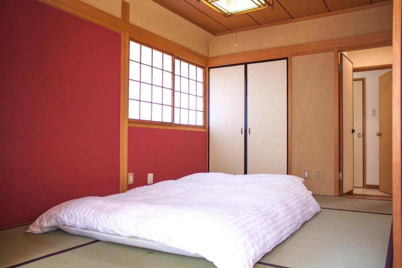 Huge Japanese House - Shibuya 22 Min Direct Train 山手線大塚站走路10分鐘，電車到池袋只要3分鐘，新宿12分鐘，日式獨棟民家風超級大大大房子！ Villa Tokyo