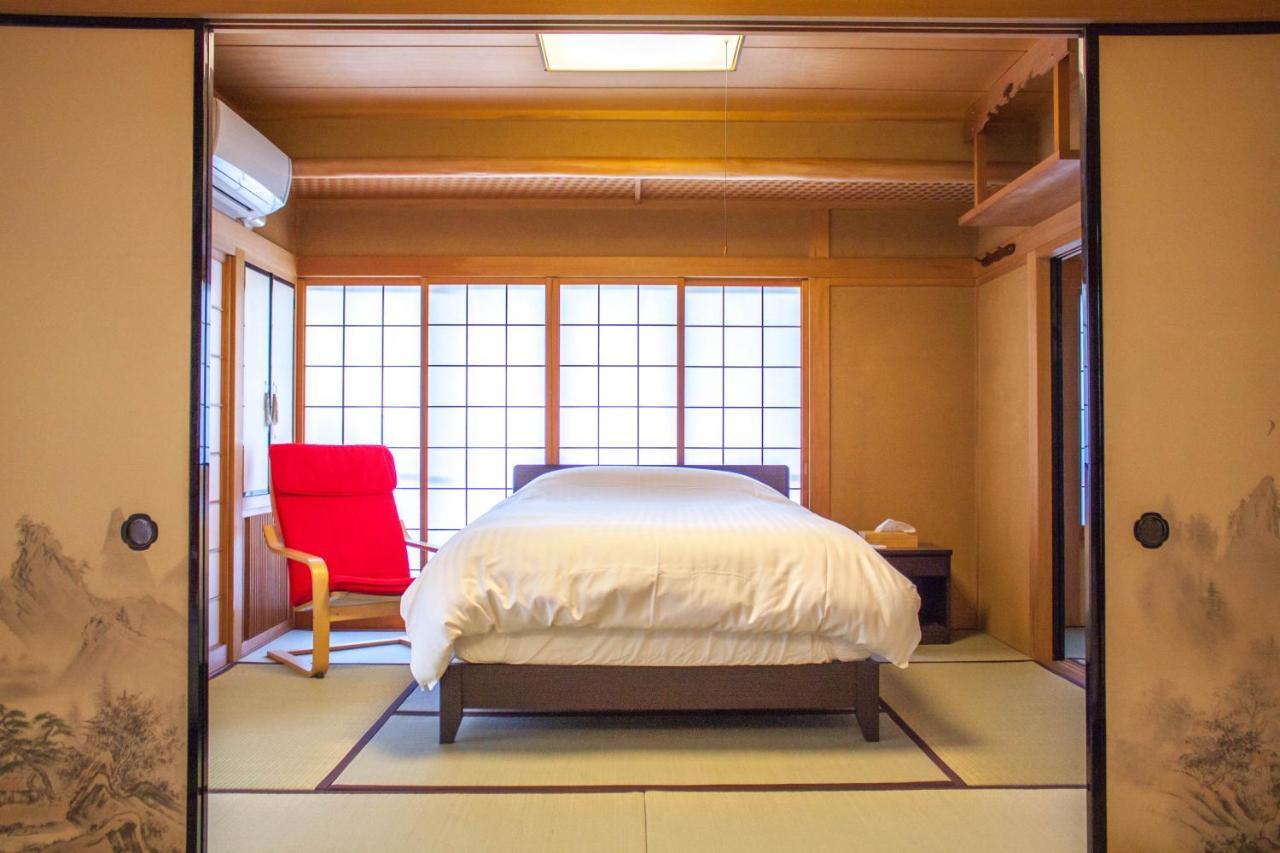 Huge Japanese House - Shibuya 22 Min Direct Train 山手線大塚站走路10分鐘，電車到池袋只要3分鐘，新宿12分鐘，日式獨棟民家風超級大大大房子！ *
