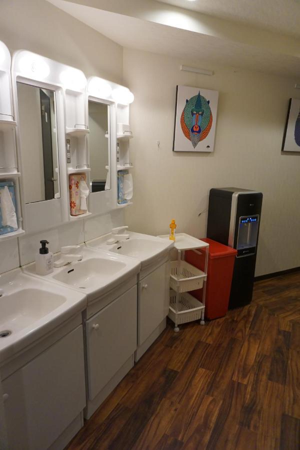 Capsule hotel Uno Capsule Okubo Tokyo
