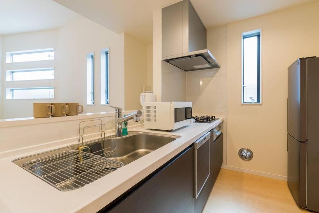 Nishi-sugamo Guest House. 2min To Nishi-sugamo Sta. 13min To Ikebukuro Sta. * Tokyo