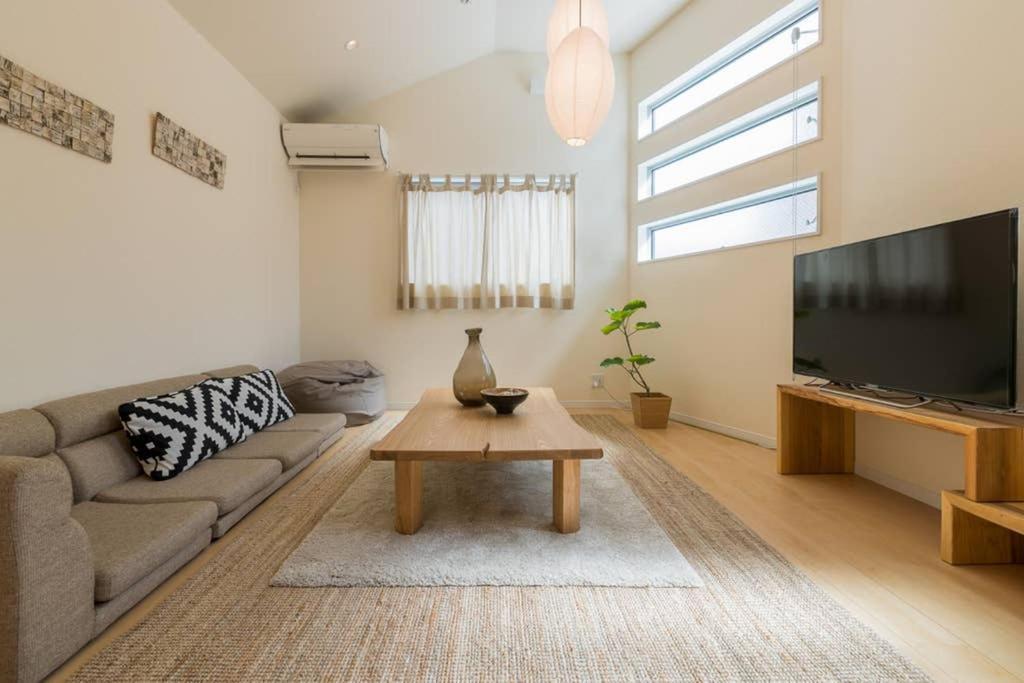 Nishi-sugamo Guest House. 2min To Nishi-sugamo Sta. 13min To Ikebukuro Sta. Tokyo