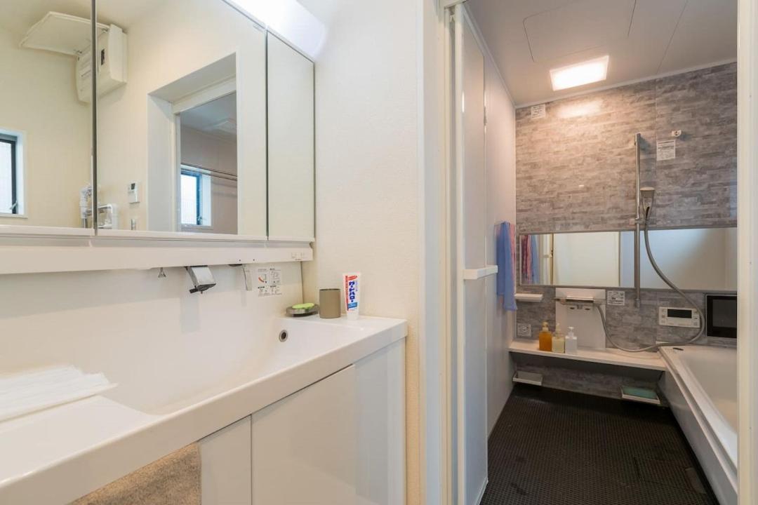 Nishi-sugamo Guest House. 2min To Nishi-sugamo Sta. 13min To Ikebukuro Sta. *