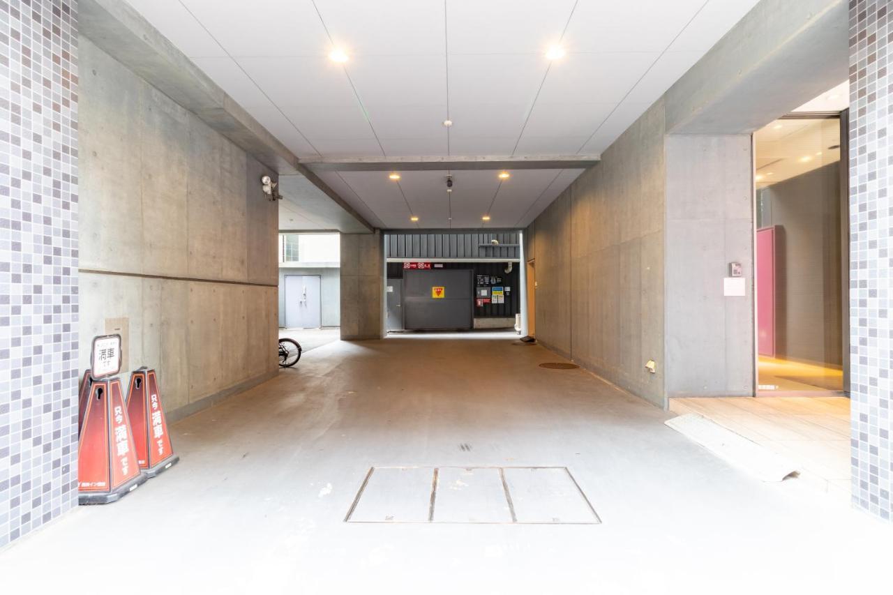 Nishitetsu Kamata 3*