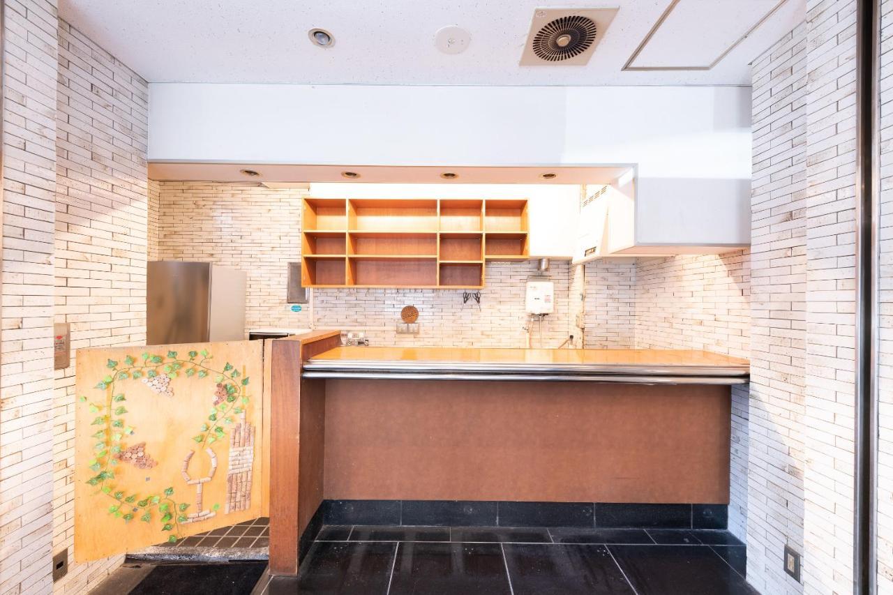Oyo Exsaison Sugamo Hotel 4*