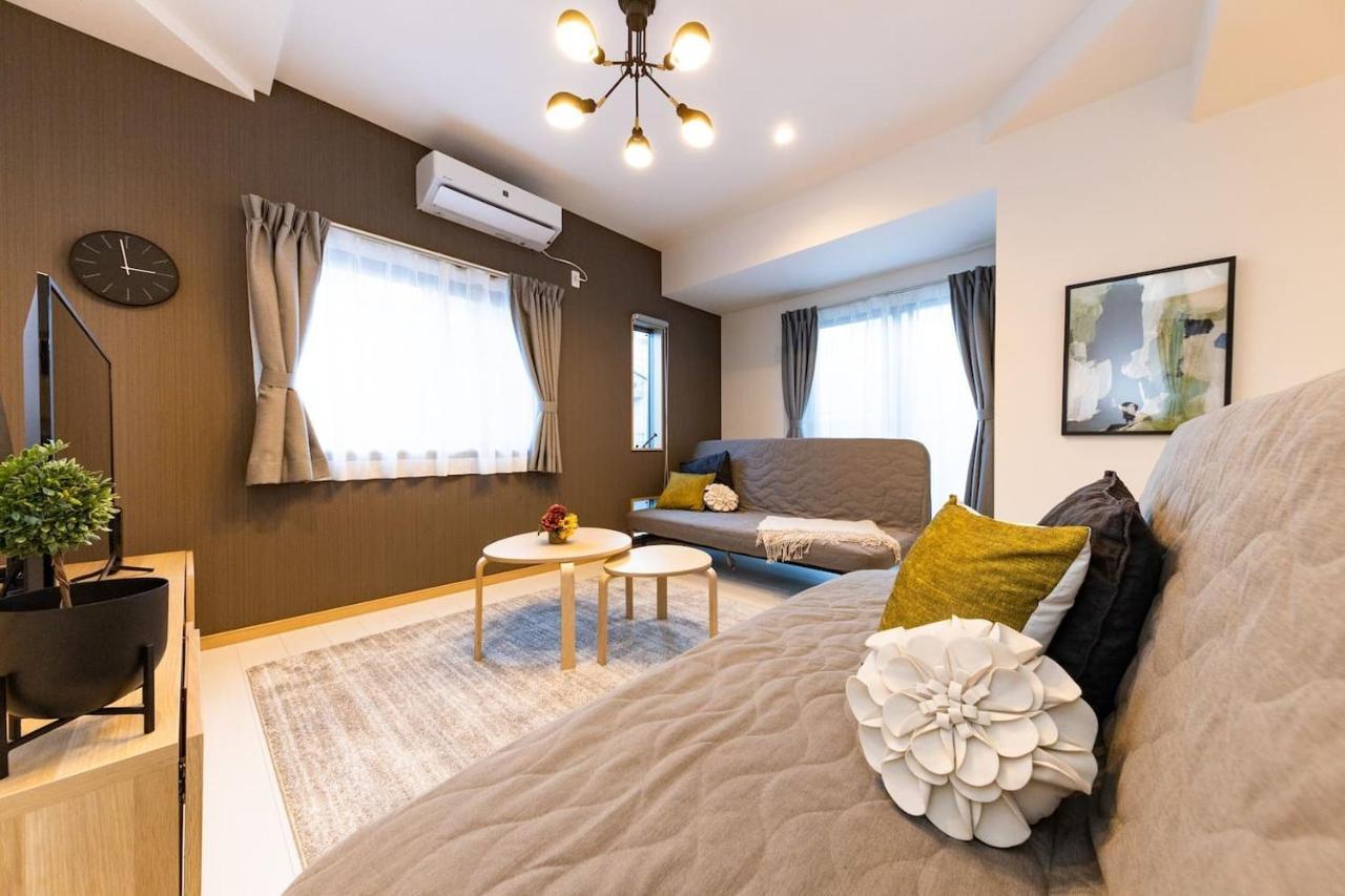 Apartment Kameari House *
