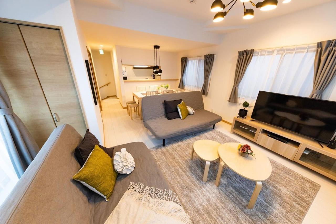 Apartment Kameari House