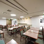 What are the best hotels near Shinagawa Aquarium?