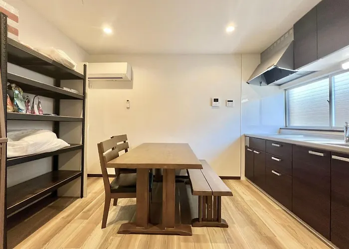 Sts-Senzoku House