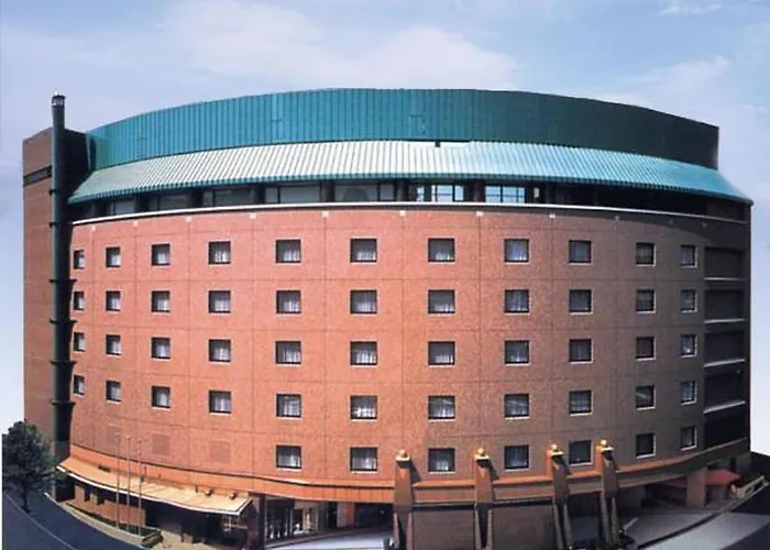 What are the best hotels near Shinagawa Aquarium?