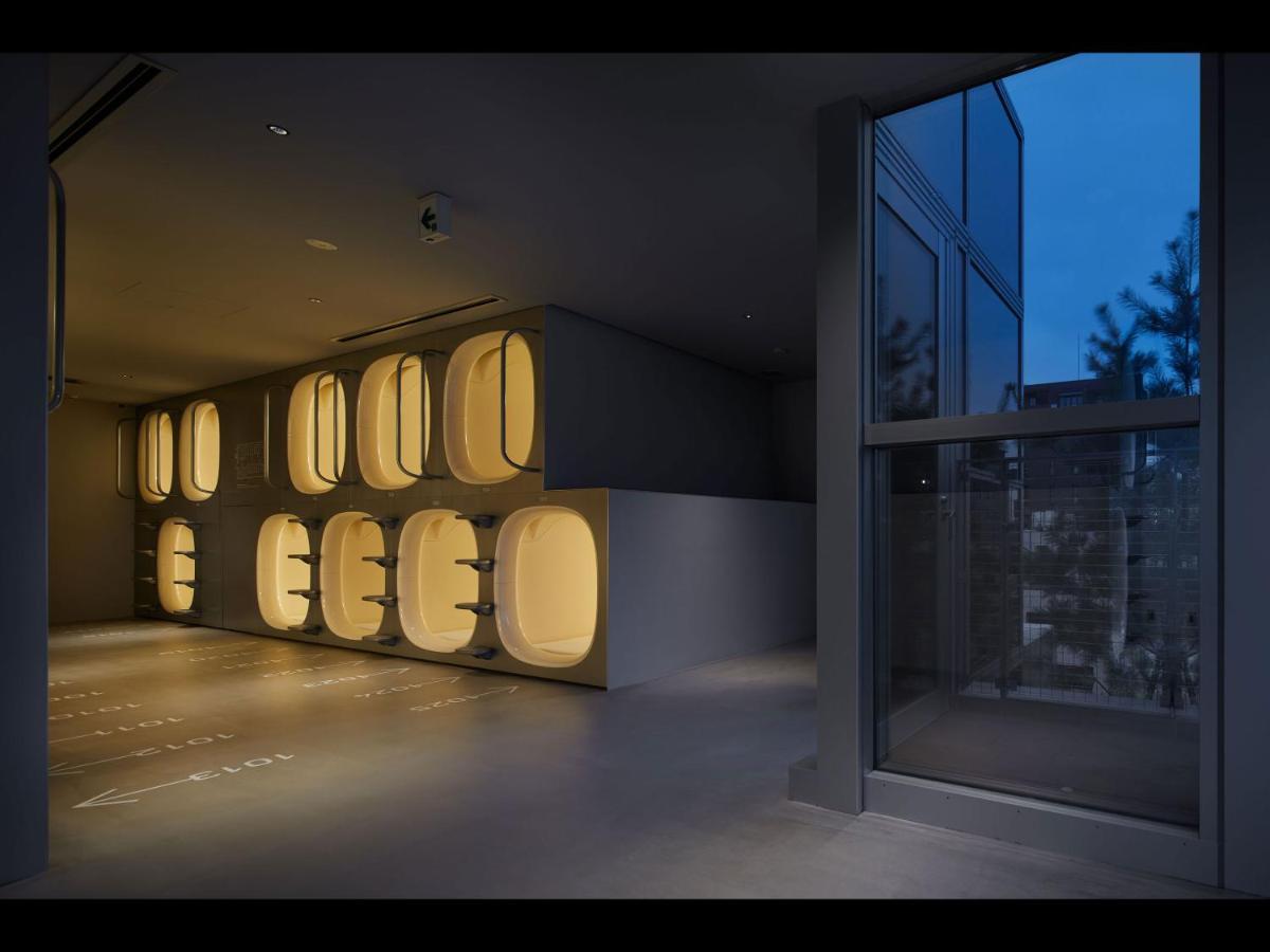 Capsule hotel Nine Hours Hanzomon Tokyo