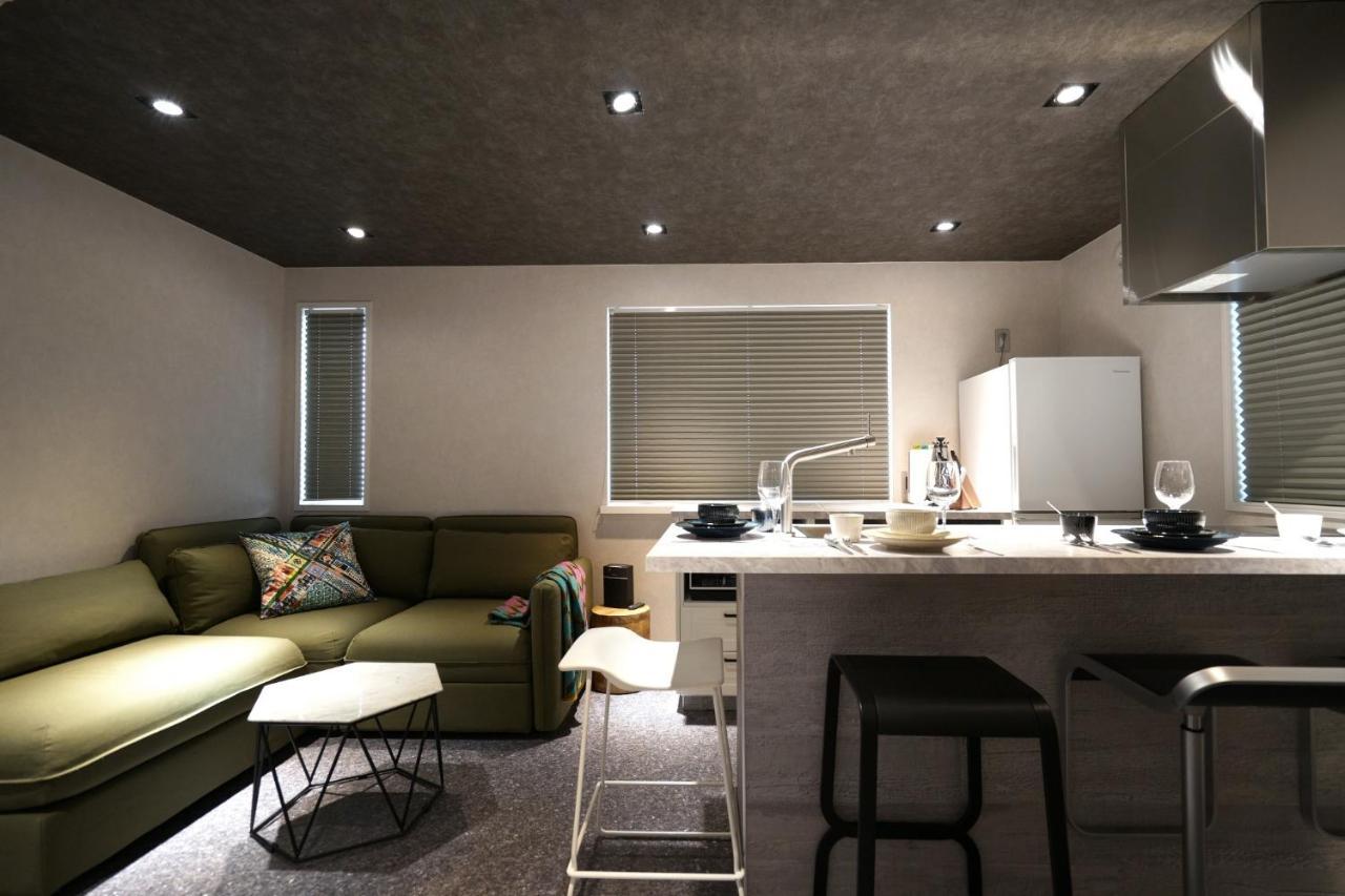 Real Life Aoyama - Vacation 94295 Hotel