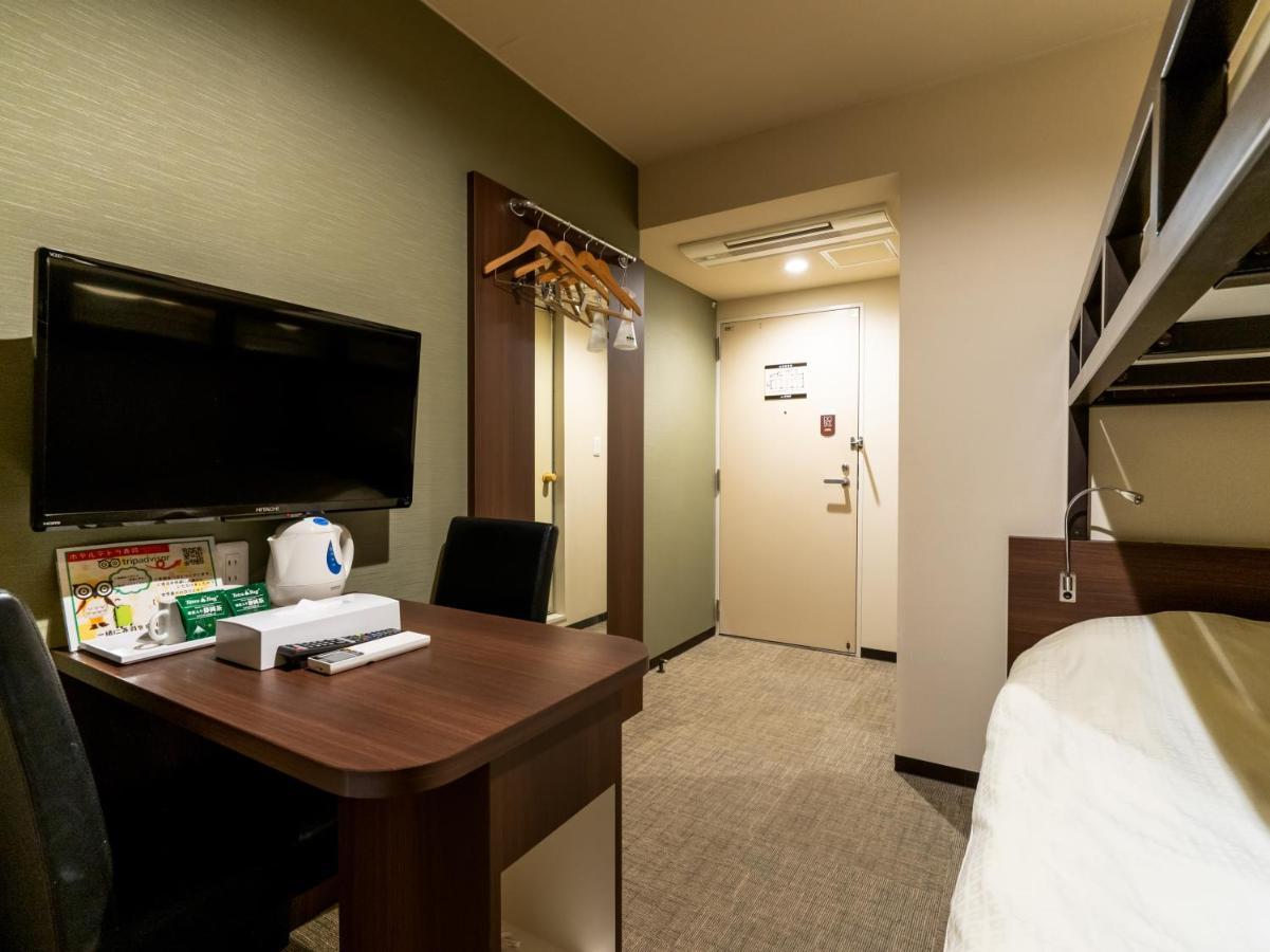 Capsule hotel Oyo Tetora Akabane Tokyo