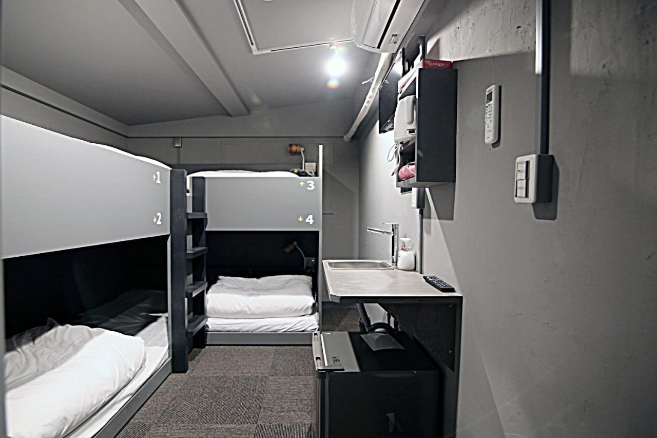 Rhodes Otsuka Tokyo
