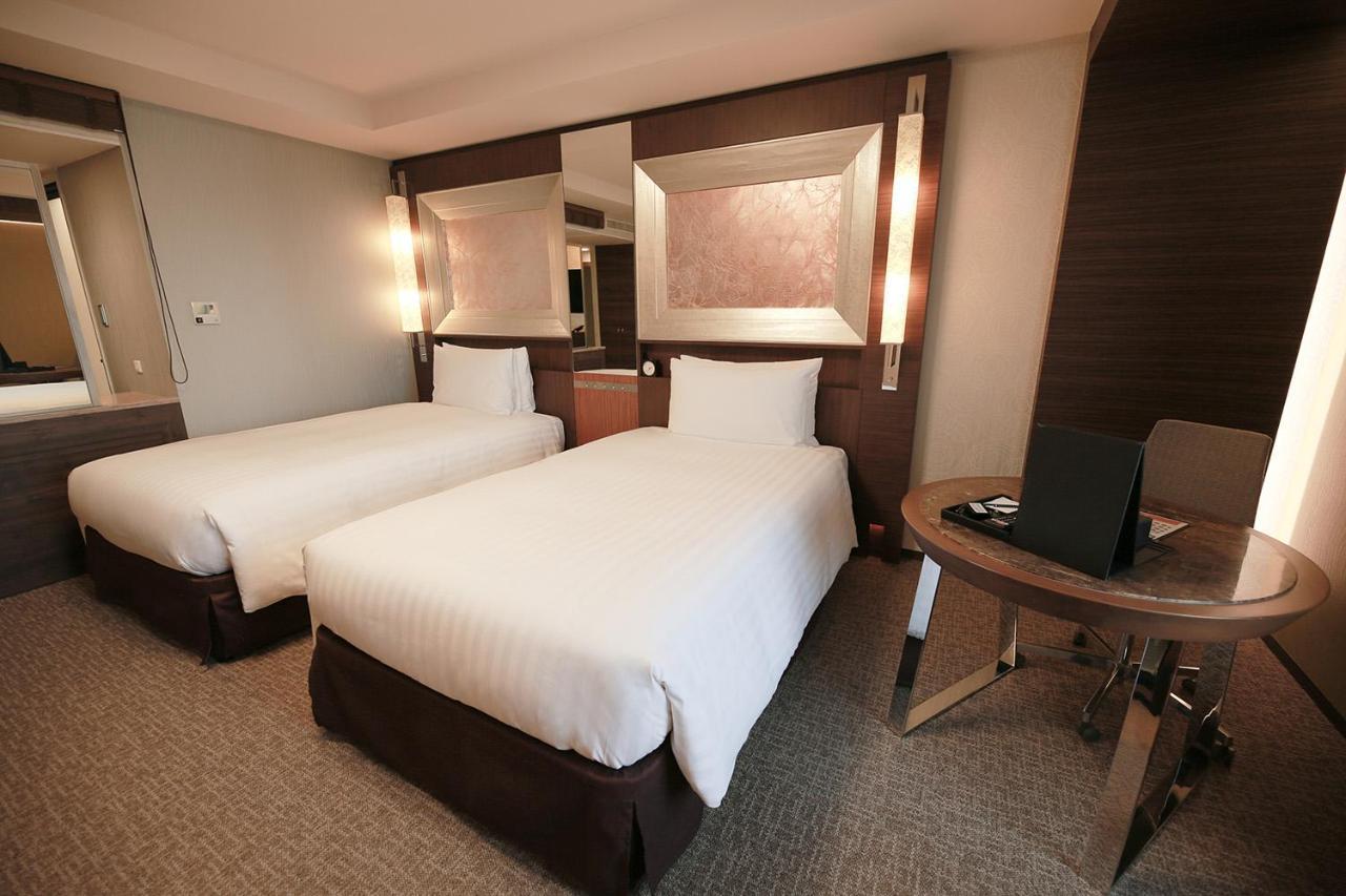 Richmond Premier Schole Hotel 4*