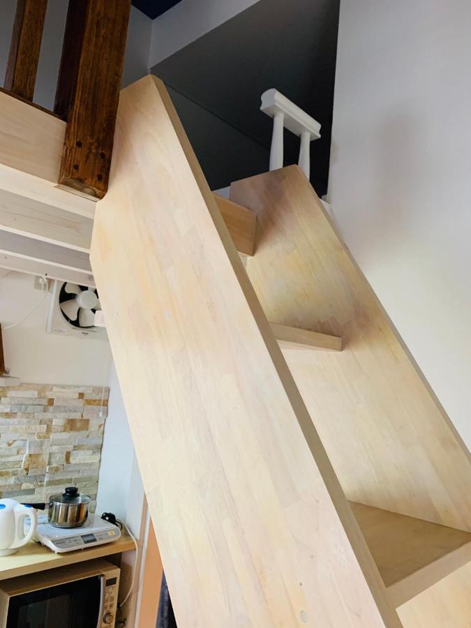 Apartment Artistic Carpenter's Work With House Wifi *