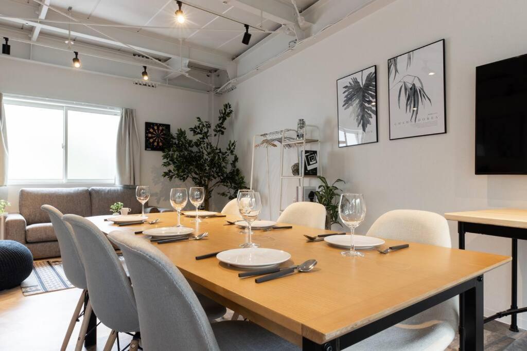 Apartment Oneness House